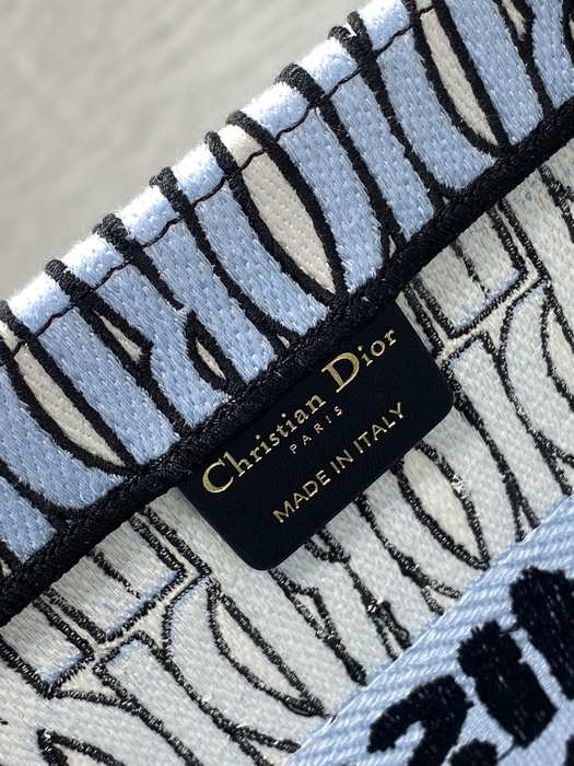 Dior Tote bag with stylish traits Black 01A 4