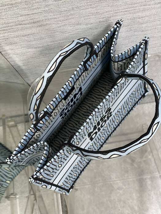 Dior Tote bag with stylish traits Black 01A 4