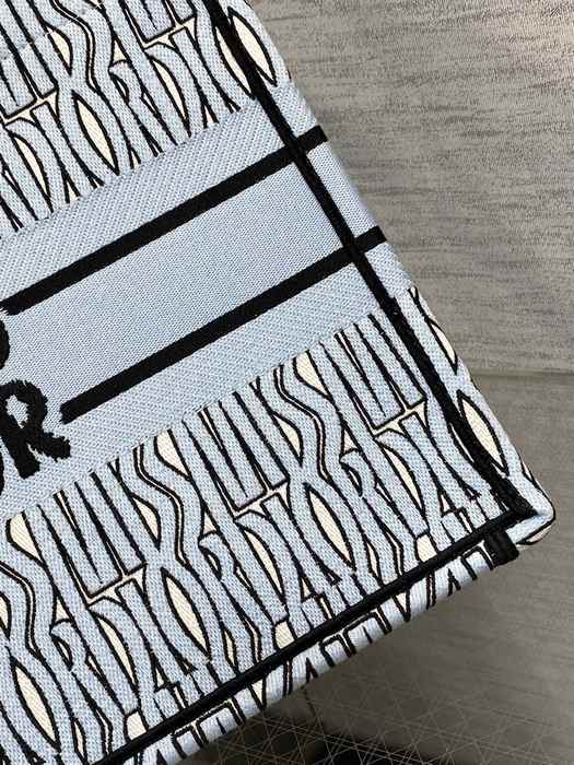 Dior Tote bag with stylish traits Black 01A 4