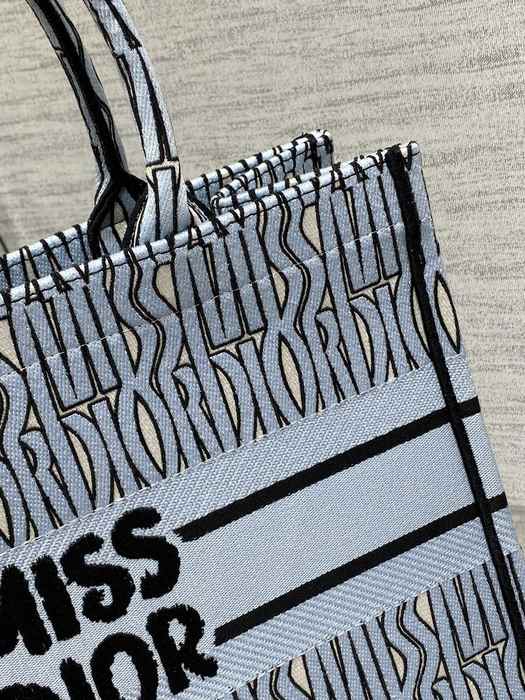 Dior Tote bag with stylish traits Black 01A 4