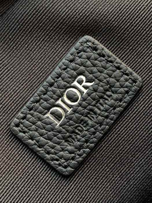 Dior Tote bag with stylish traits Black 01A 5