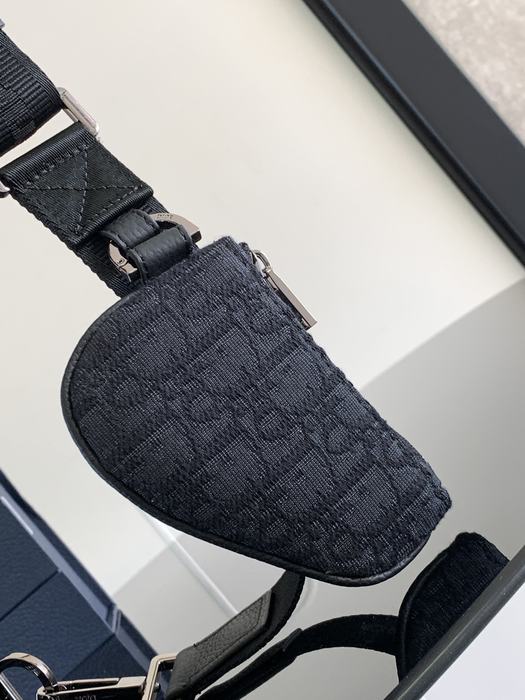 Dior Tote bag with stylish traits Black 01A 5