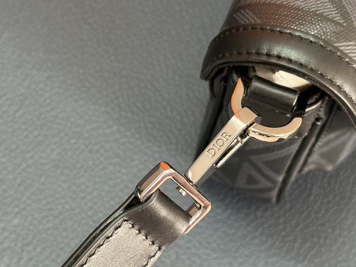 Dior Tote bag with stylish traits Black 01A 6