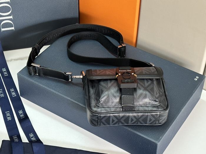 Dior Tote bag with stylish traits Black 01A 6