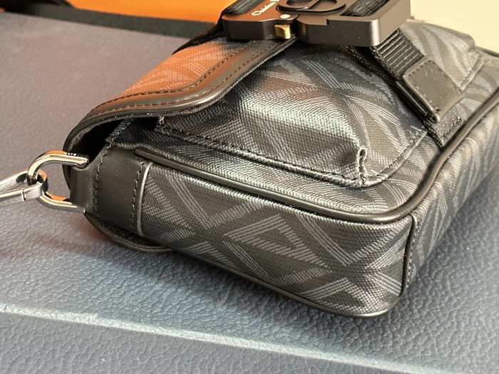 Dior Tote bag with stylish traits Black 01A 6