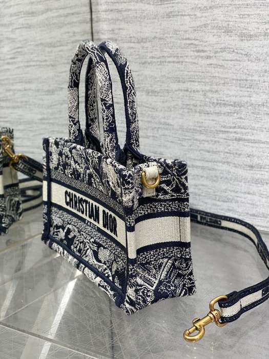 Dior Tote bag with stylish traits Black 01A 8