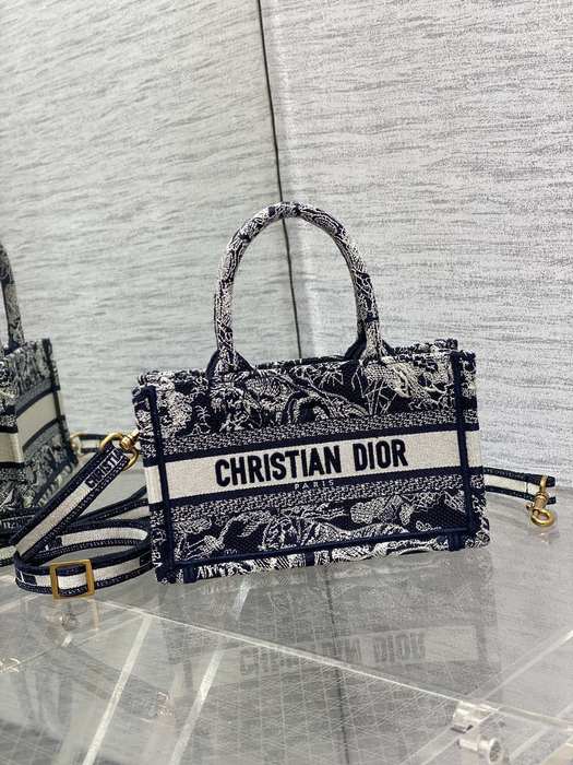 Dior Tote bag with stylish traits Black 01A 8