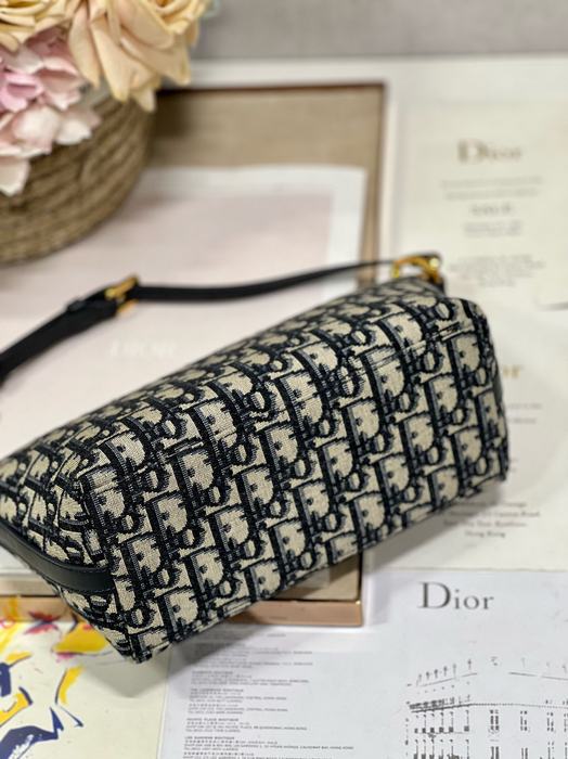 Dior Tote bag with stylish traits Black 01A 9