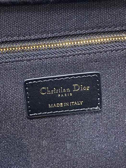 Dior Tote bag with stylish traits Black 01A