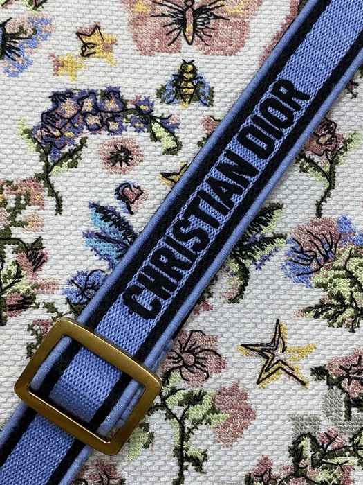 Dior Tote bag with stylish traits Blue 01A 2