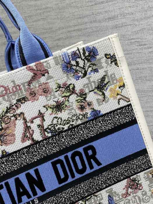 Dior Tote bag with stylish traits Blue 01A 2
