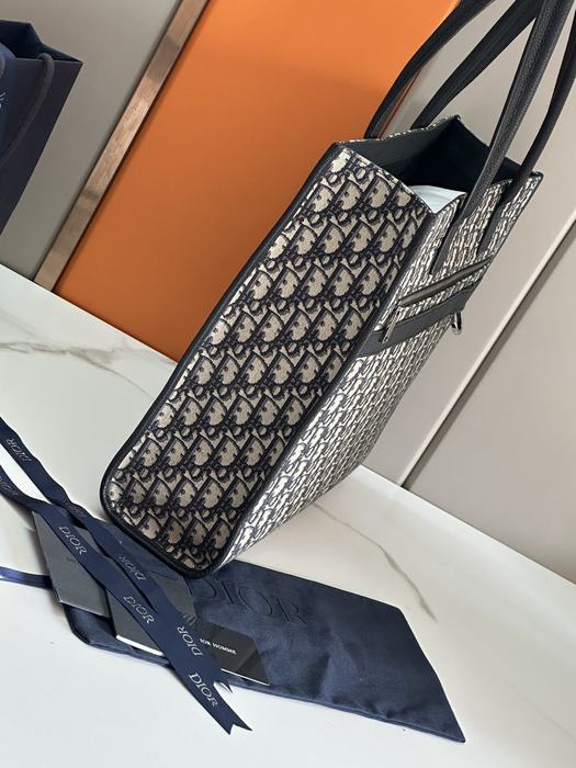 Dior Tote bag with stylish traits Blue 01A 3