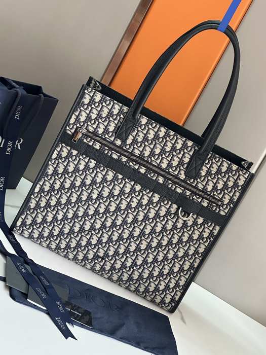 Dior Tote bag with stylish traits Blue 01A 3