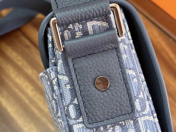 Dior Tote bag with stylish traits Blue 01A