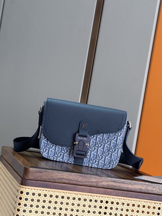 Dior Tote bag with stylish traits Blue 01A