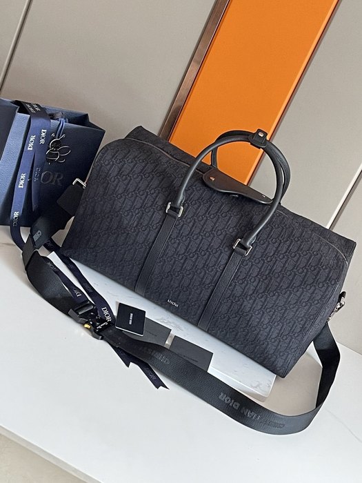 Dior Tote bag with stylish traits Grey 01A 3