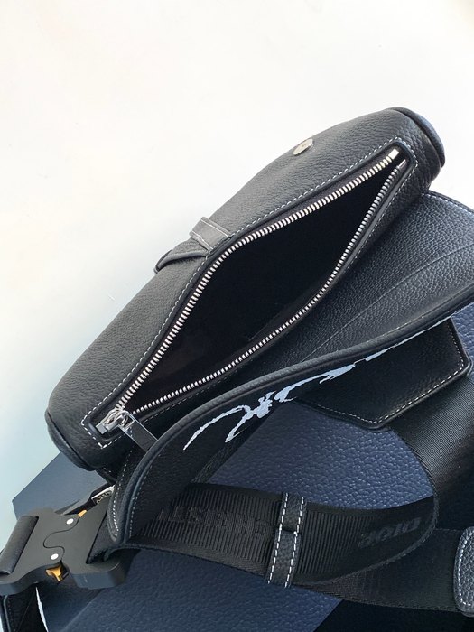 Dior Tote bag with stylish traits Grey 01A 5