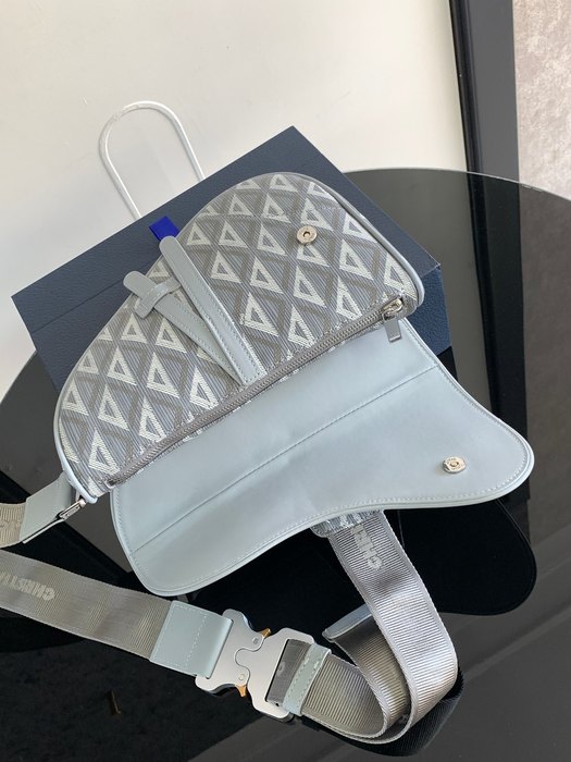 Dior Tote bag with stylish traits Grey 01A 6