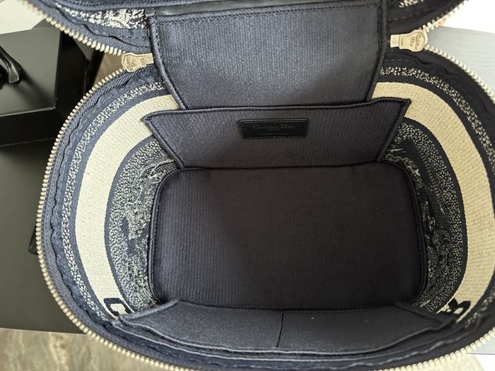 Dior Tote bag with stylish traits Navy 01A 9