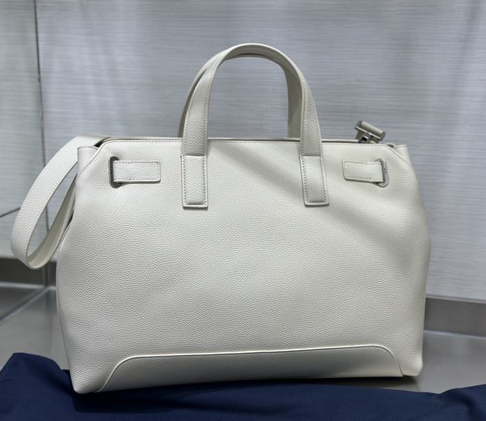 Dior Tote bag with stylish traits White 01A 3