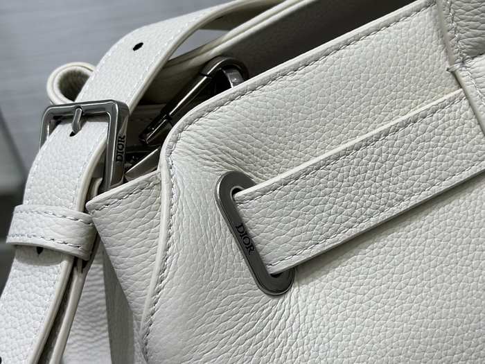 Dior Tote bag with stylish traits White 01A 3