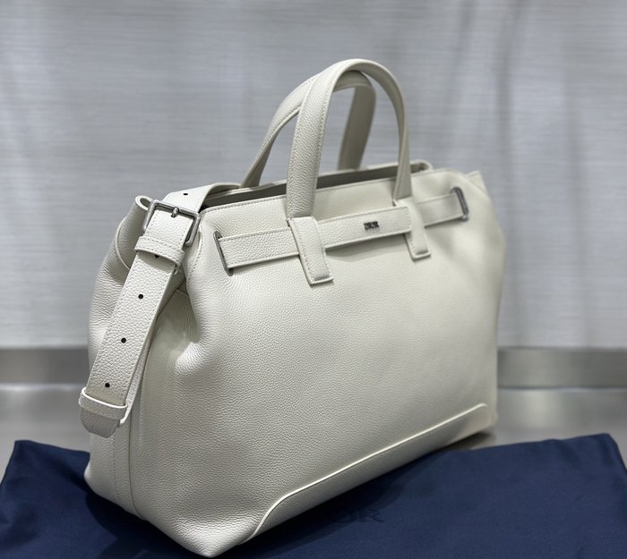 Dior Tote bag with stylish traits White 01A 3
