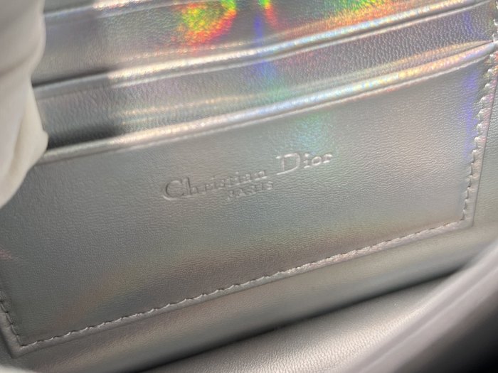 Dior Tote bag with stylish traits White 01A 4