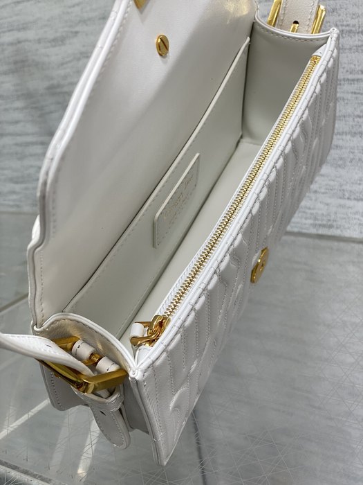 Dior Tote bag with stylish traits White 01A 5