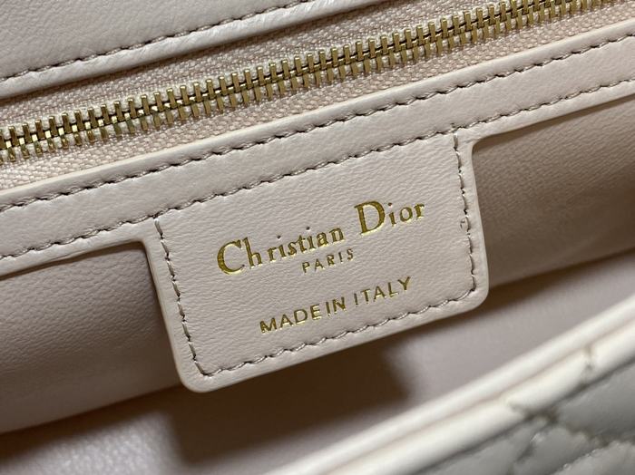 Dior Tote style 03 Beige 01A