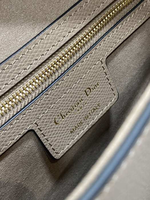 Dior Tote style 05 Beige 01A