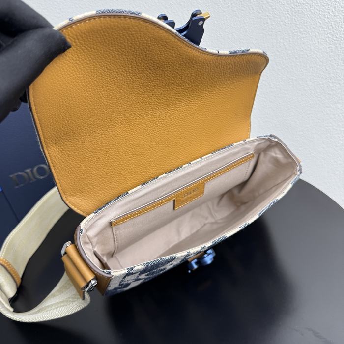 Dior Tote style 07 Beige 01A