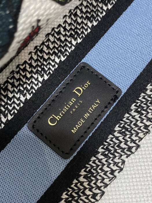 Dior Tote style 09 White 01A