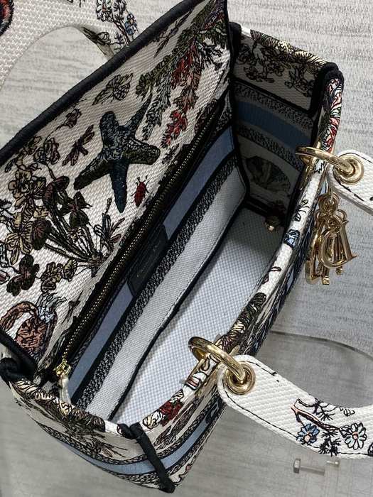 Dior Tote style 09 White 01A