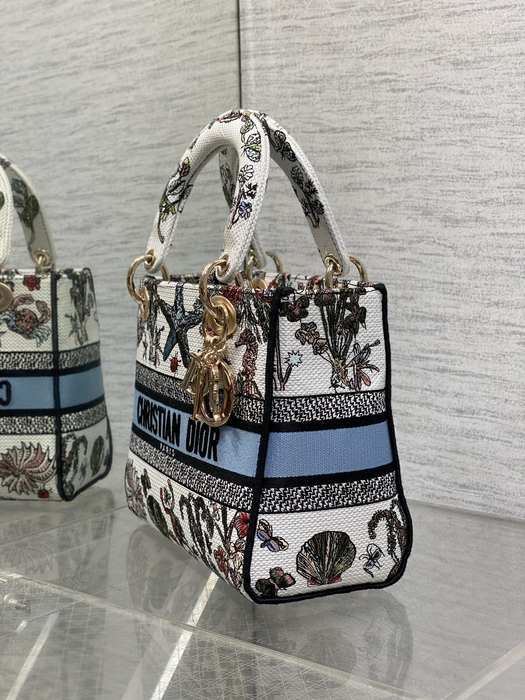 Dior Tote style 09 White 01A