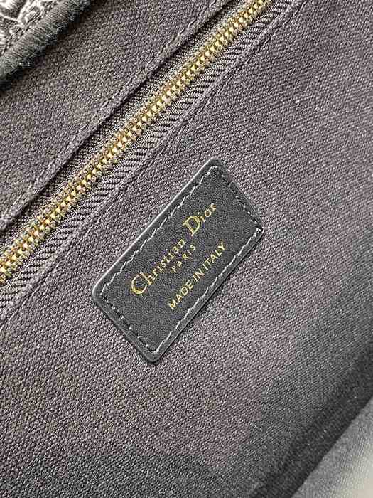 Dior Tote style 10 Black 01A 3