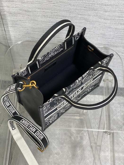 Dior Tote style 10 Black 01A 3