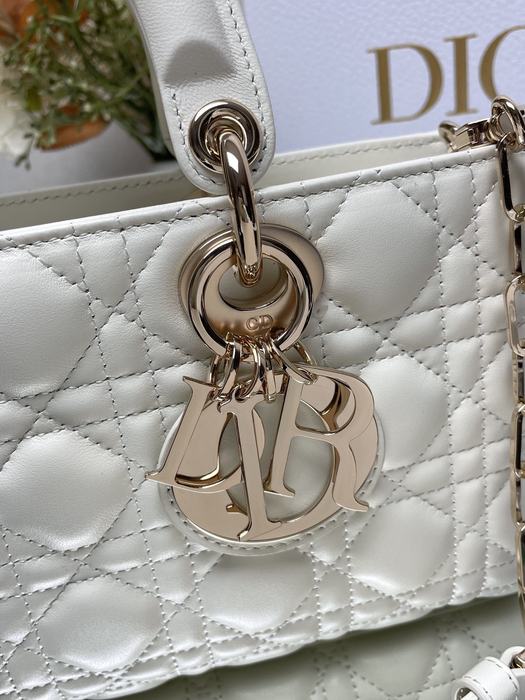 Dior Tote style 102 White 01A