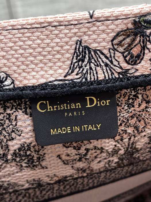 Dior Tote style 104 Beige 01A