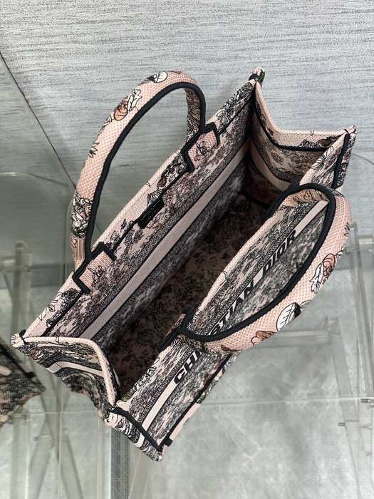 Dior Tote style 104 Beige 01A