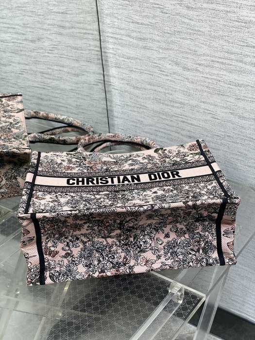 Dior Tote style 104 Beige 01A