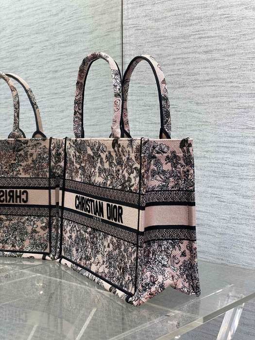 Dior Tote style 104 Beige 01A