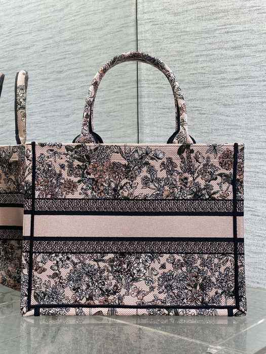 Dior Tote style 104 Beige 01A