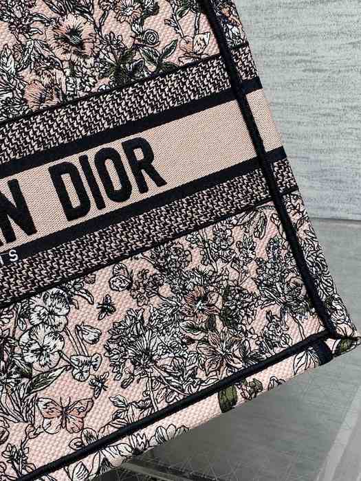 Dior Tote style 104 Beige 01A