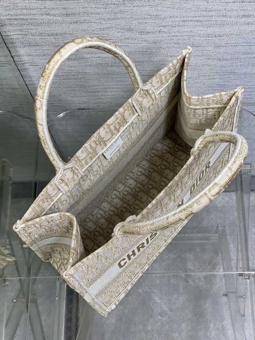 Dior Tote style 105 Beige 01A
