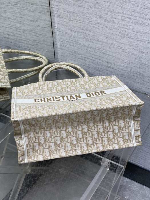 Dior Tote style 105 Beige 01A
