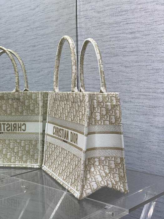Dior Tote style 105 Beige 01A