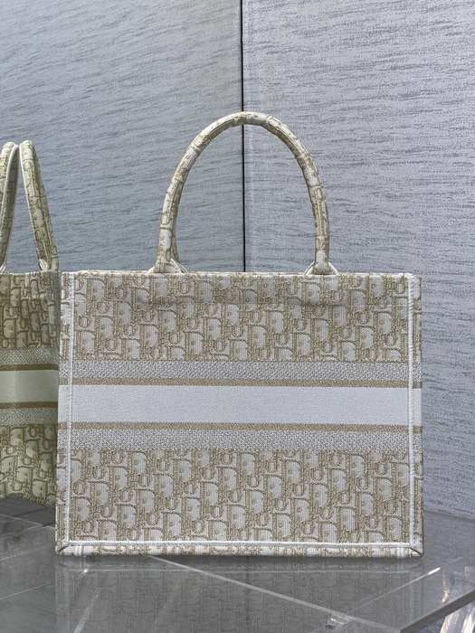 Dior Tote style 105 Beige 01A