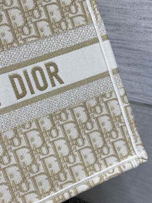 Dior Tote style 105 Beige 01A