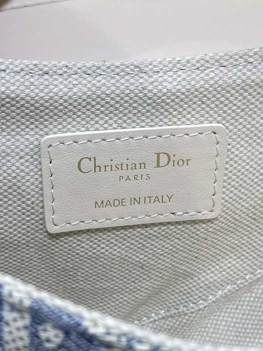 Dior Tote style 105 White 01A