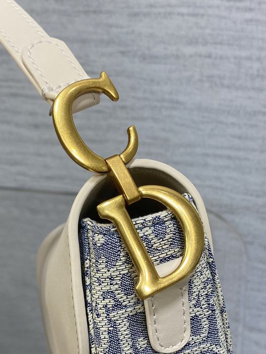 Dior Tote style 105 White 01A